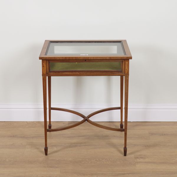 AN EDWARDIAN MARQUETRY INLAID MAHOGANY BIJOUTERIE TABLE