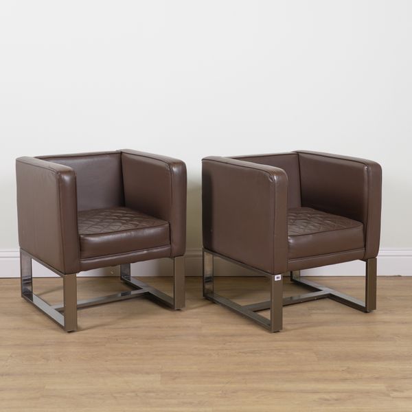 MODERN DESIGN, A PAIR OF LEATHER UPHOLSTERED SQUARE BACK EASY CHAIRS (2)