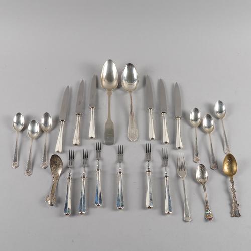 A GROUP OF SILVER AND FOREIGN FLATWARE (24)