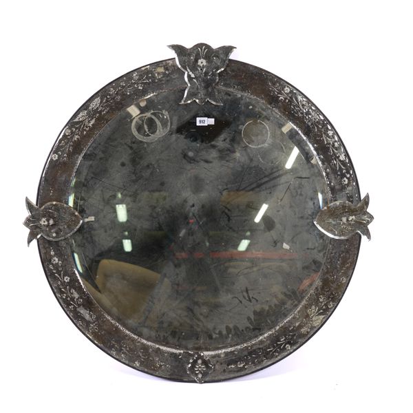 A MID-20TH CENTURY CIRCULAR VENETIAN WALL MIRROR