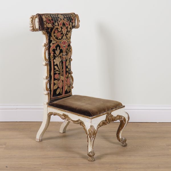 A 19TH CENTURY ITALIAN WHITE PAINTED PARCEL GILT PRIE DIEU CHAIR