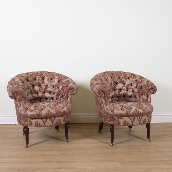 GEORGE SMITH; A PAIR OF BUTTON BACK FLORAL PATTERN UPHOLSTERED TUB BACK EASY ARMCHAIRS (2)