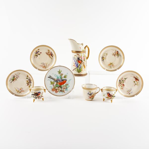 A GROUP OF ROYAL WORCESTER PORCELAIN ( 9)