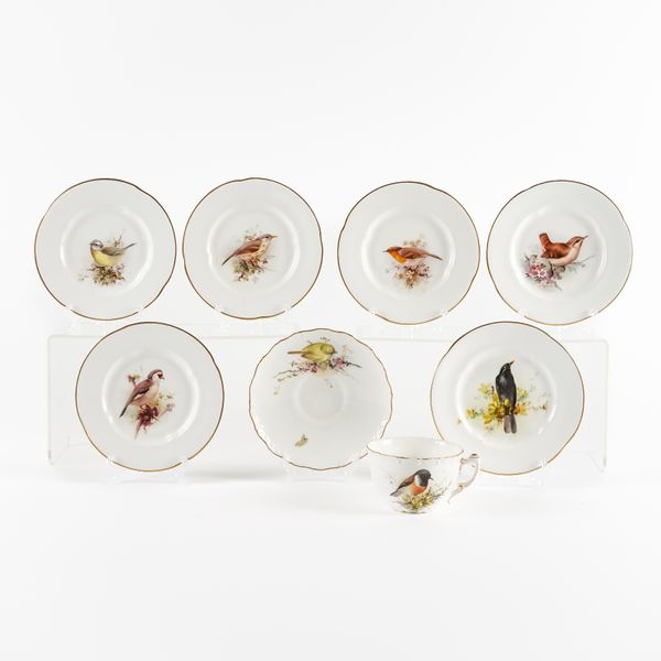 A SET OF SIX ROYAL WORCESTER SIDE PLATES (8)