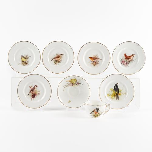 A SET OF SIX ROYAL WORCESTER SIDE PLATES (8)