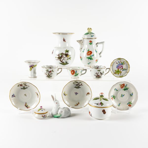 A GROUP OF HEREND PORCELAINS (16)