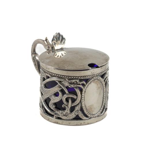 AN IRISH SILVER MUSTARD POT (2)