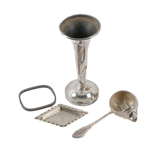 A GROUP OF SILVER AND FOREIGN WARES (4)