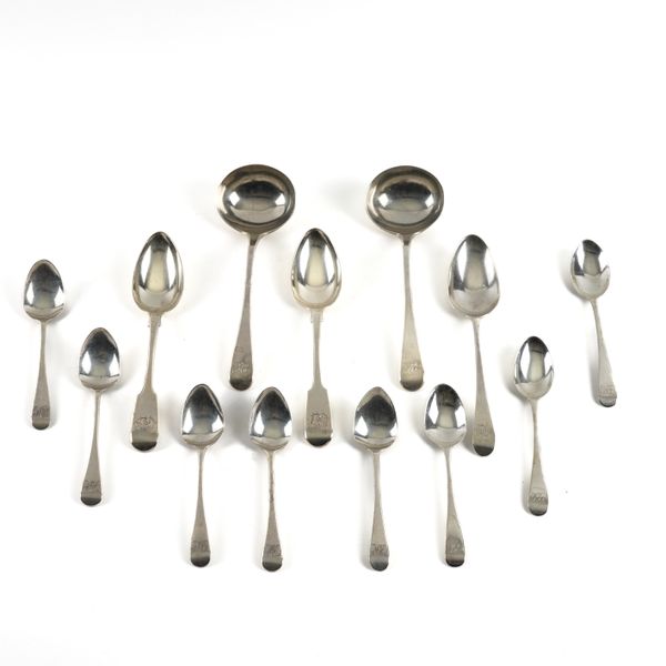 A PAIR OF SILVER OLD ENGLISH PATTERN SAUCE LADLES AND FURTHER TABLE FLATWARE (13)