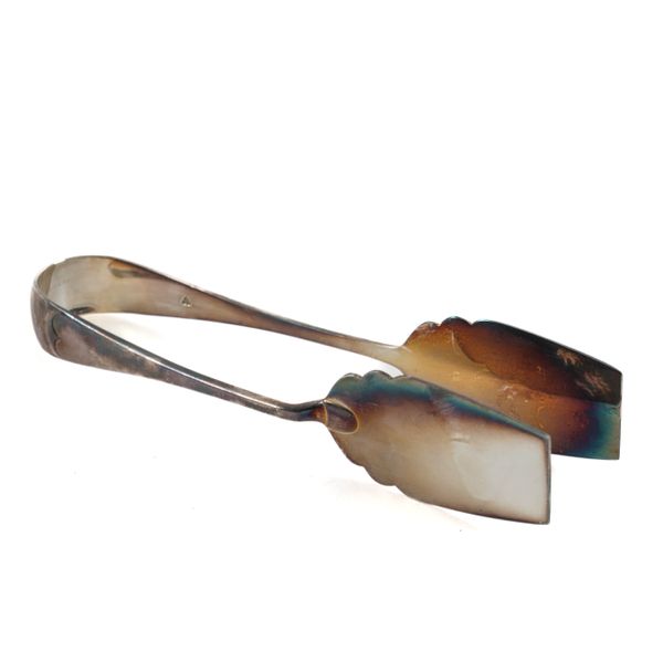 A PAIR OF SILVER SERVING TONGS
