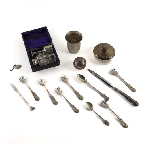 A GROUP OF SILVER, FOREIGN AND FURTHER WARES (17)