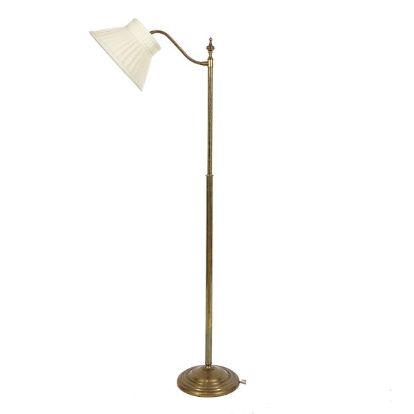 A BRASS ADJUSTABLE READING LIGHT
