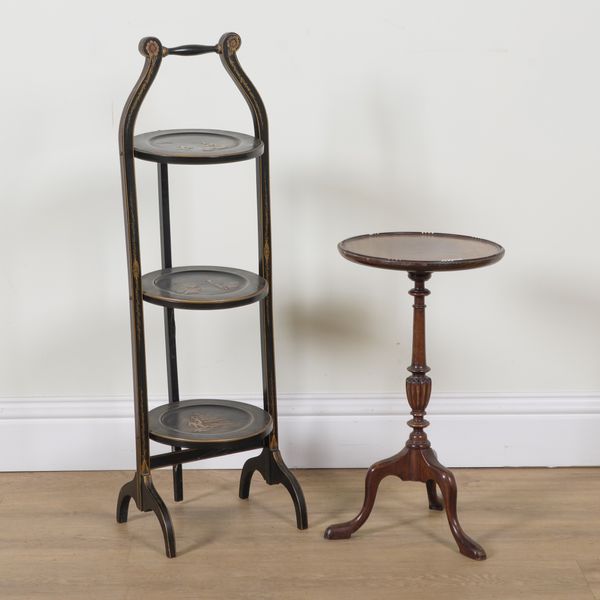 AN EDWARDIAN CHINOISERIE DECORATED THREE TIER CAKE STAND (2)