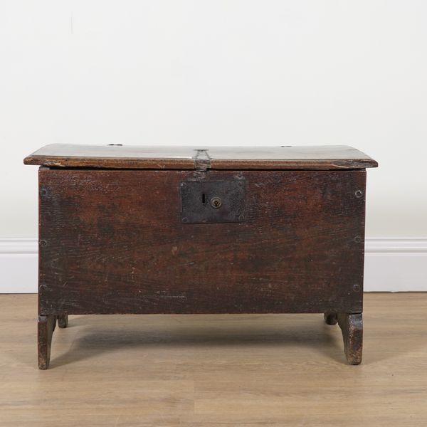 A SMALL 17TH CENTURY OAK PLANK COFFER