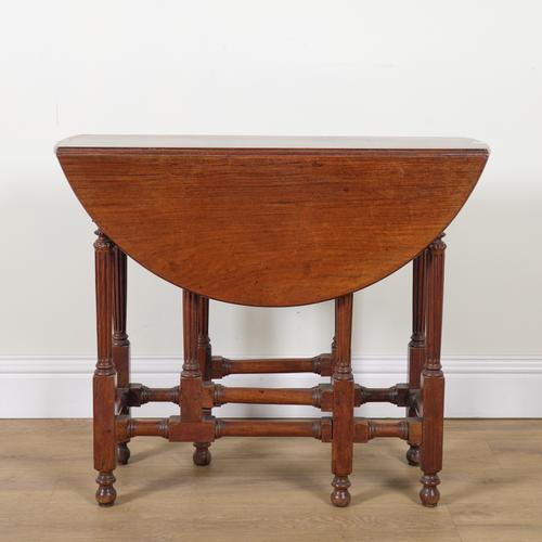 AN 18TH CENTURY ANGLO-INDIAN PADAUK GATE LEG TABLE