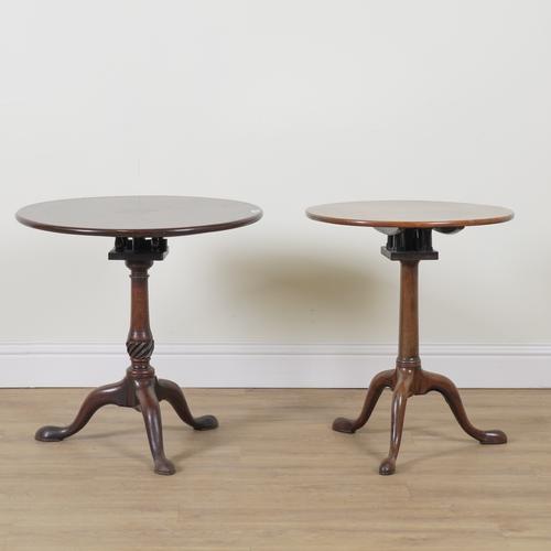 A MID 18TH CENTURY MAHOGANY CIRCULAR SNAP TOP TRIPOD TABLE (2)