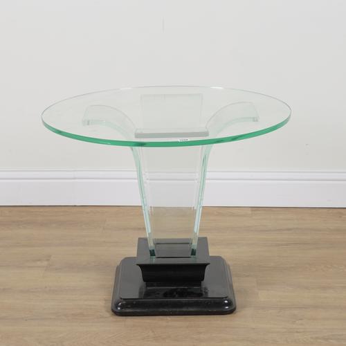 A 20TH CENTURY CIRCULAR GLASS OCCASIONAL TABLE