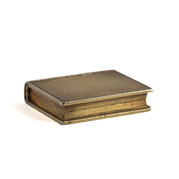 A GEORGE IV SILVER GILT VINAIGRETTE