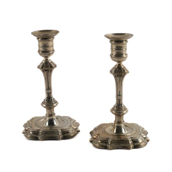 A PAIR OF LATE VICTORIAN SILVER TABLE CANDLESTICKS (2)
