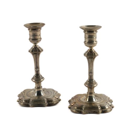 A PAIR OF LATE VICTORIAN SILVER TABLE CANDLESTICKS (2)