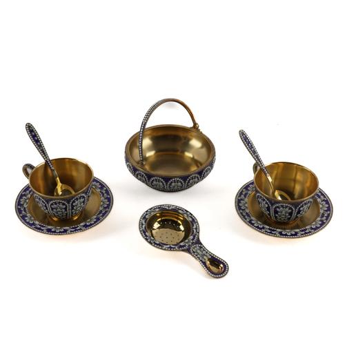 A RUSSIAN STYLE CLOISONNE ENAMELLED AND GILT TEA SET (8)