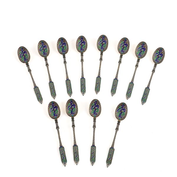 A SET OF TWELVE CLOISONNE ENAMELLED GILT TEASPOONS (12)
