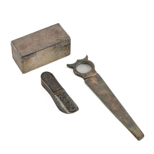 A GROUP OF FOREIGN AND PLATED WARES (3)