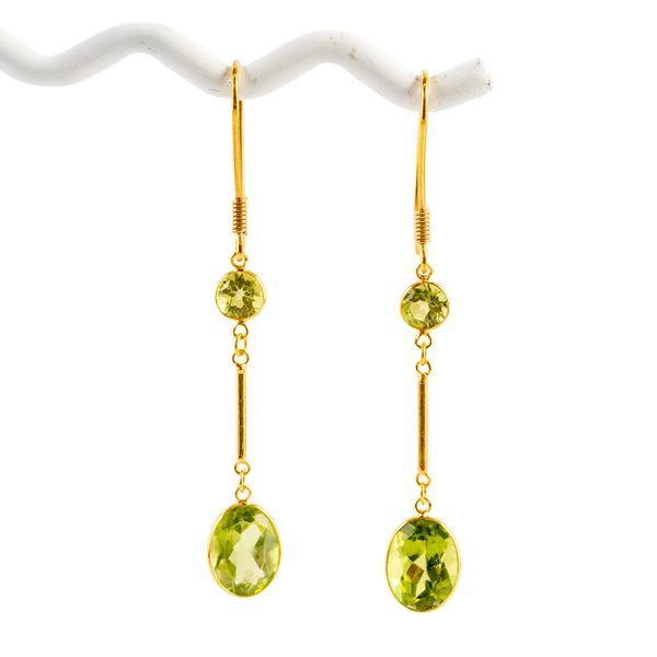 A PAIR OF PERIDOT EARRINGS