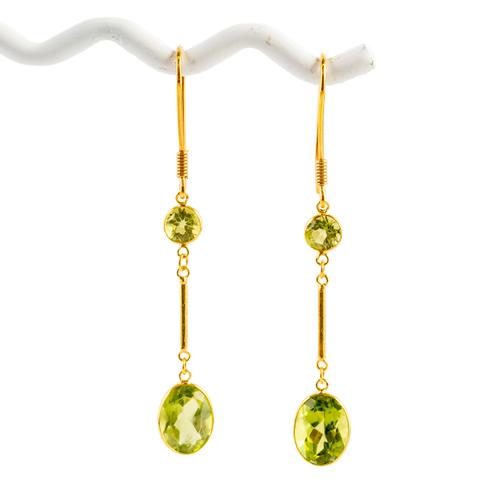 A PAIR OF PERIDOT EARRINGS