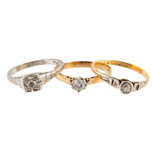 THREE SINGLE STONE DIAMOND RINGS (3)
