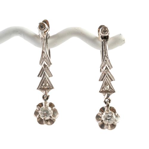 A PAIR OF DIAMOND DROP EARRINGS