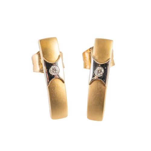 A PAIR OF GOLD AND DIAMOND EARRINGS