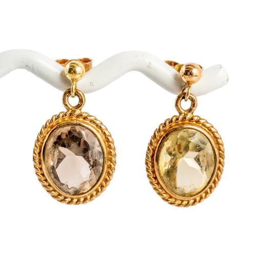 A PAIR OF 9CT GOLD MOUNTED OVAL QUARTZ PENDANT EARRINGS (3)