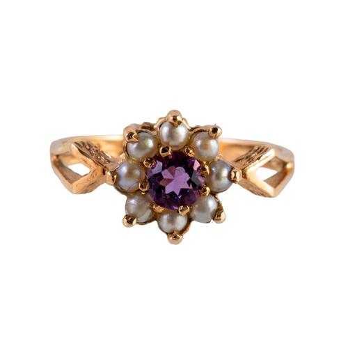 AN AMETHYST AND PEARL FLORAL RING (2)