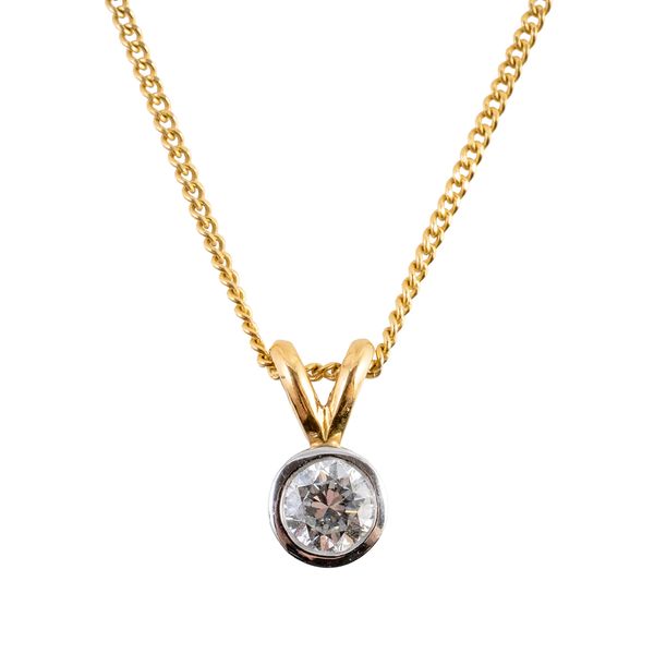 A SINGLE STONE DIAMOND PENDANT NECKLACE (2)
