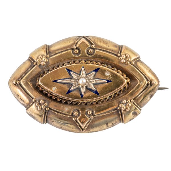 A LATE VICTORIAN GOLD BROOCH