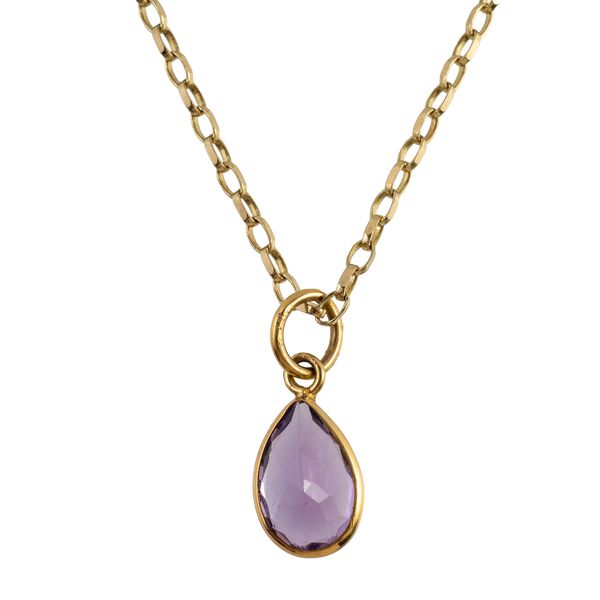 A 9CT GOLD AMETHYST PENDANT NECKLACE