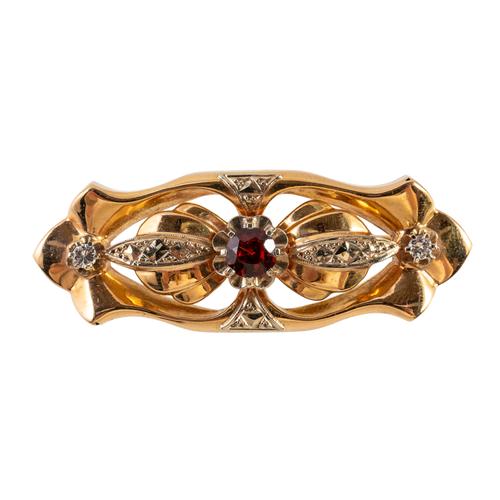 A FRENCH GOLD, DIAMOND AND GARNET BROOCH (2)