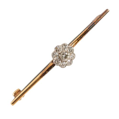A DIAMOND FLORAL BAR BROOCH (2)