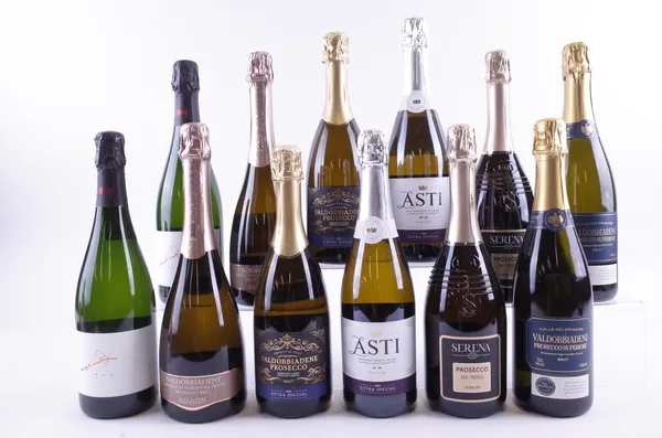 TWELVE BOTTLES ITALIAN SPARKLING WINE