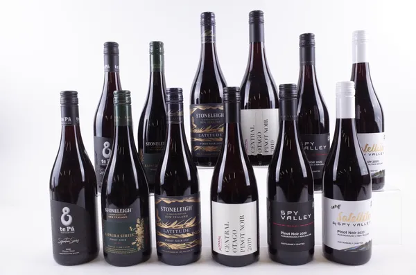 TWELVE BOTTLES NEW ZEALAND PINOT NOIR