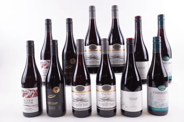 TWELVE BOTTLES NEW ZEALAND PINOT NOIR