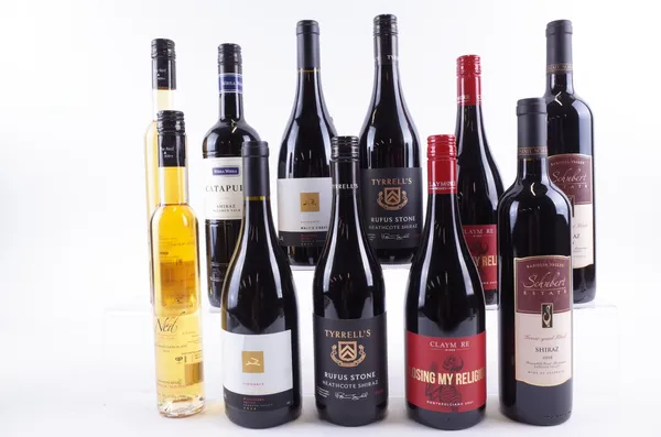 NINE BOTTLES AUSTRALIAN RED AND TWO NEW ZEALAND DESSERT WINE