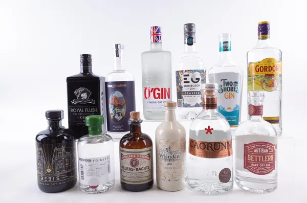 TWELVE BOTTLES LONDON DRY GIN