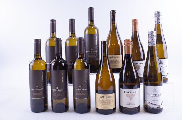 TWELVE BOTTLES CANADIAN WHITE WINE