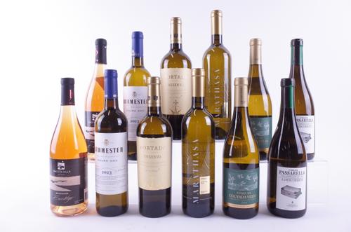 TEN BOTTLES PORTUGUESE WHITE AND TWO UKRAINIAN AMBER WINE