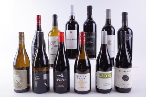 EIGHT BOTTLES CANADIAN RED AND FOUR WHITE WINE