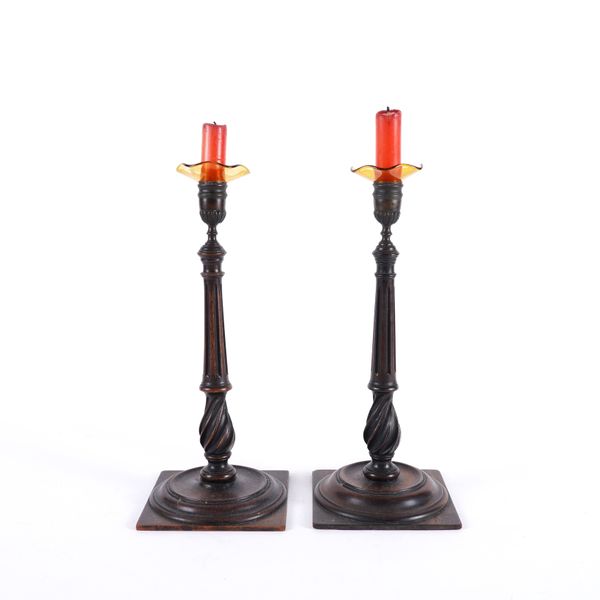 A PAIR OF GEORGE III MAHOGANY TABLE CANDLESTICKS (2)