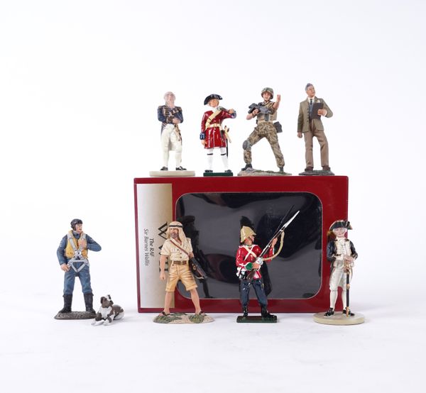 A QUANTITY OF MODERN BRITAINS SOLDIERS INCLUDING REDCOATS AND BLUECOATS