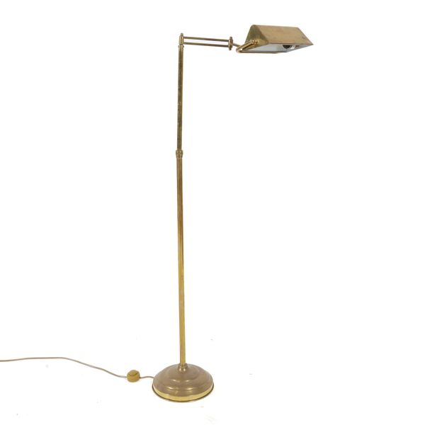 A BRASS HEIGHT ADJUSTABLE READING LIGHT